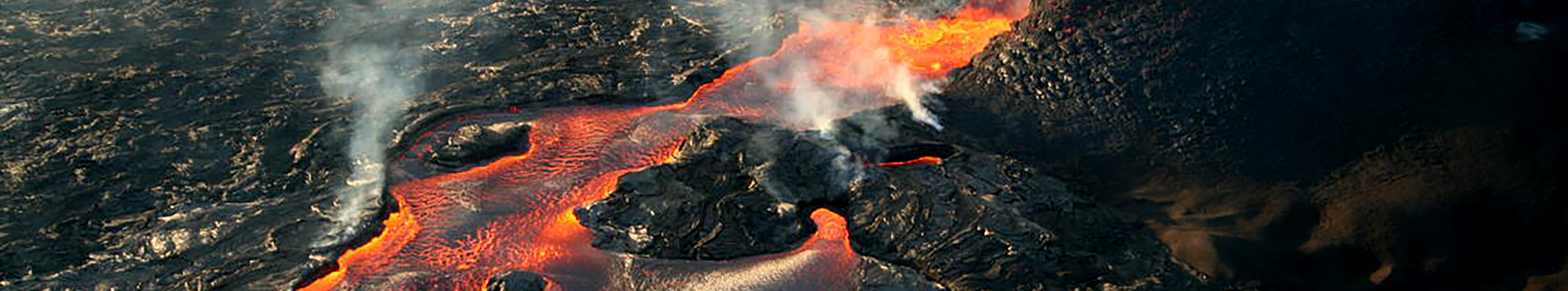 photo of lava flowing out of Fissure 8 in Leilani Estates on Hawaii's Big Island